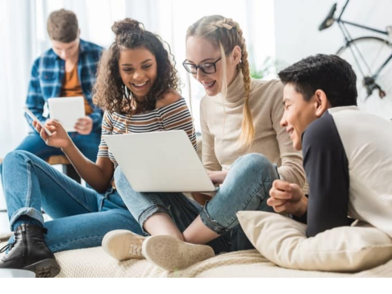 teens on computer